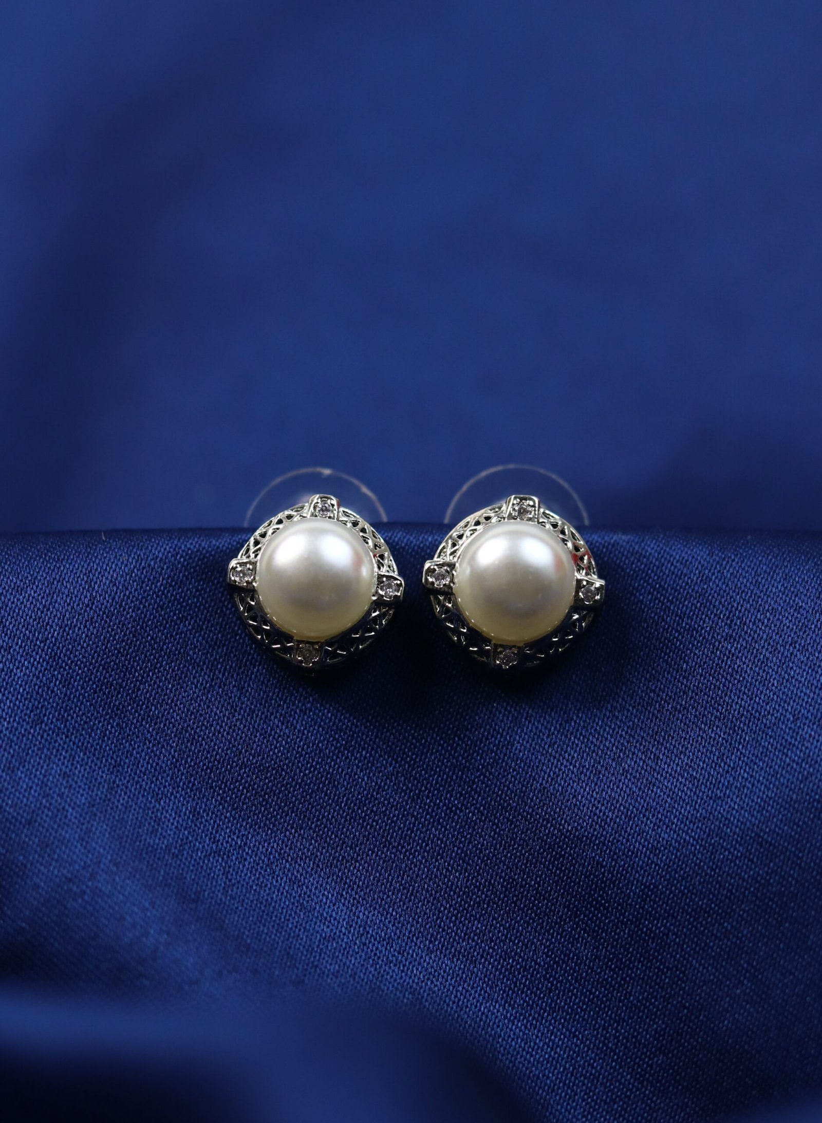 Elegant Green Pearl Stud Earrings with Crystal Accents - Image 2